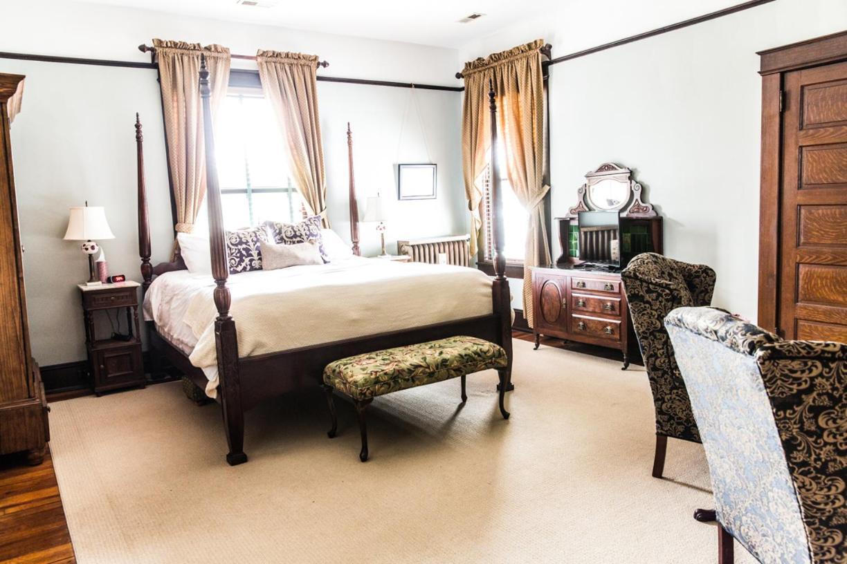 Double Oaks Bed & Breakfast Bed and Breakfast Greensboro Esterno foto